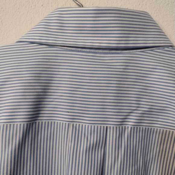 Eddie Bauer size large wrinkle resistant 100% cotton button-down pinstripe shirt - Picture 5 of 9